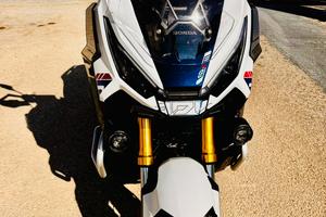 Honda X-ADV 750 full