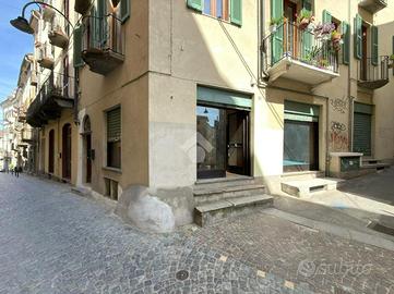 NEGOZIO A IVREA