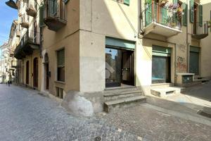 NEGOZIO A IVREA