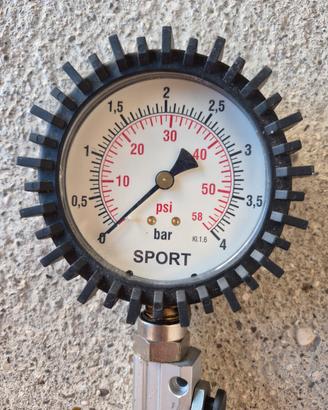 Manometro pressione gomme