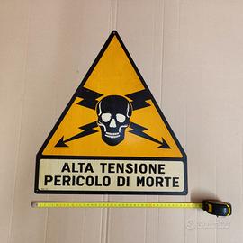 Cartello insegna industriale pericolo