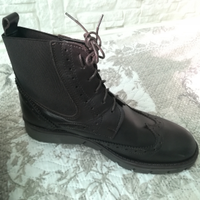Stivaletti uomo con trafori brogue