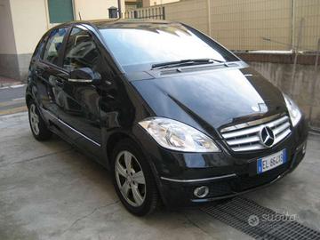 MERCEDES-BENZ A 160 AUTOMATIC PREMIUM