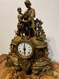 Orologio da tavolo antico in bronzo carica manuale
