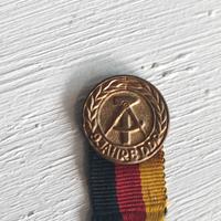 spilla commemorativa DDS