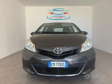 TOYOTA Yaris 1.0 5P Lounge