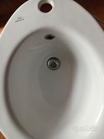 Bidet Ideal standard privo di rubinetteria