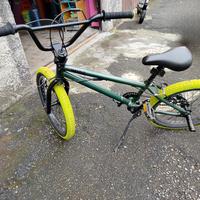 bicicletta BMX
