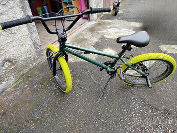 bicicletta BMX