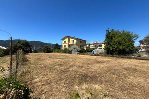 CASA SEMINDIPENDENTE A SARZANA