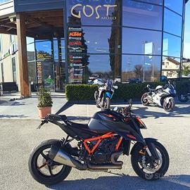 KTM 1290 Super Duke 1290 super duke r