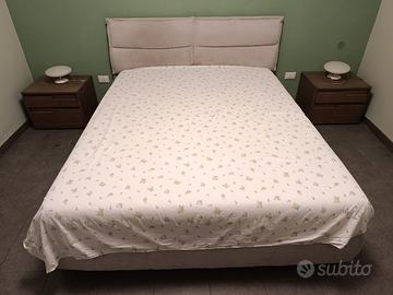 Letto matrimoniale con contenitore 