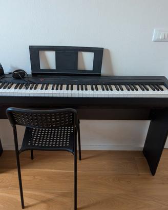 Yamaha P-45 con mobile, leggio e sgabello piano