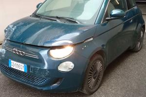 Fiat 500 elettrica incidentata