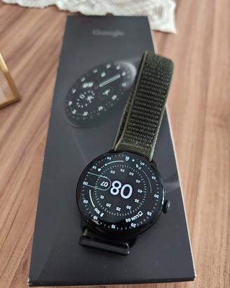 Google pixel Watch 4  smartwatch 45mm