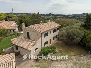 VILLA VISTA MARE CON GIARDINO