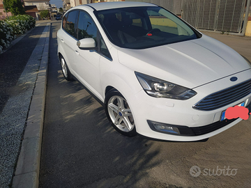 Ford Cmax modello titanium