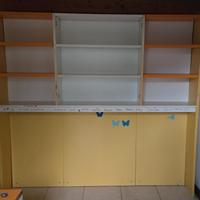libreria e scrivania e mobiletto cucina