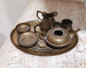 Set mini da tè in Ottone con vassoio inciso