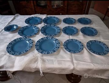 6 piatti  piani, 6 da dessert e 1 ciotola Ginori.