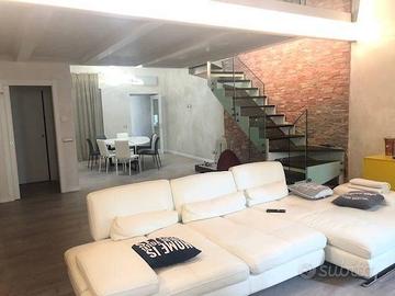 Appartamento di 240 m² con 5 locali a Mantova