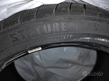 Gomme 275/40 R22 108V