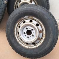 4 Gomme Michelin invernali con cerchio per camper 