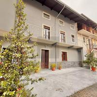 CASA SEMINDIPENDENTE CON BOX E TERRENO