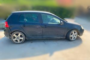 Volkswagen Golf 5 funzionante per pezzi ricambio