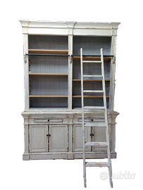 Libreria cottage con scala