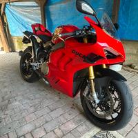 Panigale v4s 2022 Akrapovic Incluso