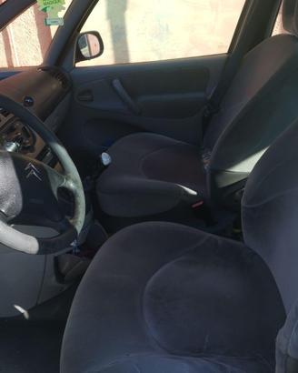 Auto Picasso ixara