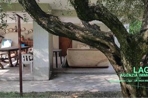 Villa di 294 m² con più di 5 locali e box auto dop