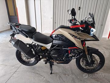 Benelli TRK 902 XPLORER con promo OMAGGIO KIT VALI