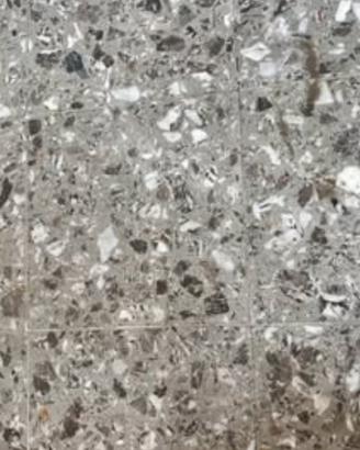 Piastrelle in graniglia 30x30 cm – buono stato