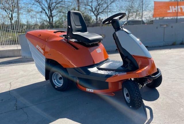 Trattorino tagliaerba STIHL RT 4082 NUOVO