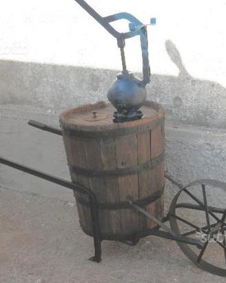 Antica carriola per solfatto