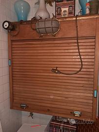 Mobile da parete con serranda