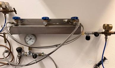 Rampa per stazione di ricarica ossigeno