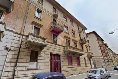 2 LOCALI A TORINO