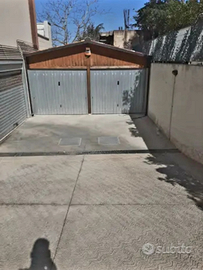Si vende doppio posto auto coperto
