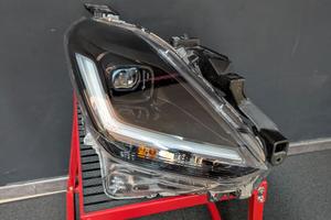 Faro anteriore originale Suzuki Swift 2024+ (MK8)