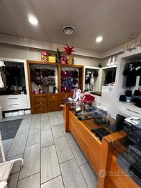 Attività storica di intimo in centro - clientela f