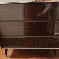 mobile giradischi grundig 