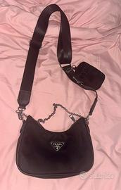 Borsa stile Prada nera con tracolla e pouch