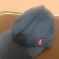 Cappello con visiera