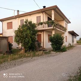 Bifamiliare e capannone artigianale