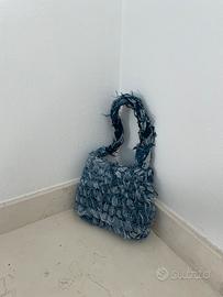 Borsa all'uncinetto in denim
