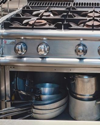 cucina  6 fuochi con cuocipasta usati