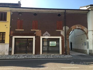 VILLA A SCHIERA A ROVERBELLA